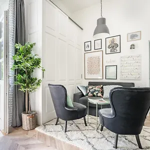 https://bpr-king-street-vintage-design-home-with-a-c.inbudapesthotels.com