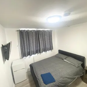 https://the-heathrow-lodge-london-uk.brighton-hotels-england.com